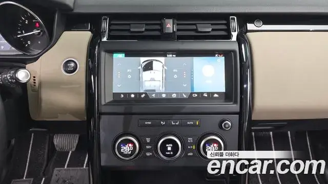 Land Rover Discovery 5 2018 — ფოტო 18/20