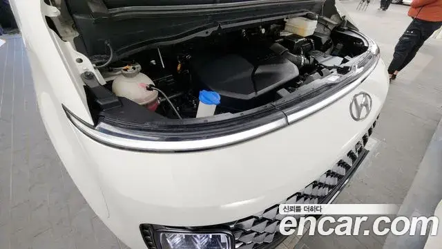 Hyundai Staria 2022 — ფოტო 11/20