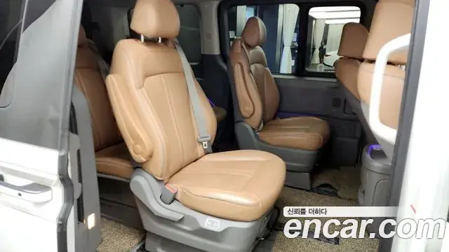 Hyundai Staria 2022 — ფოტო 4/20
