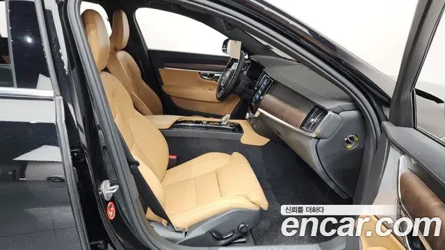 Volvo S90 2022 — Photo 18/20