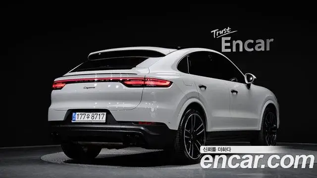 Porsche Cayenne 2022 — Фото 1/20