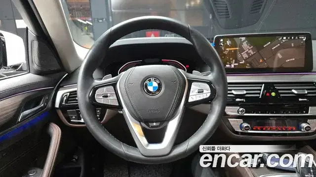 BMW 5 Series 2021 — ფოტო 19/20