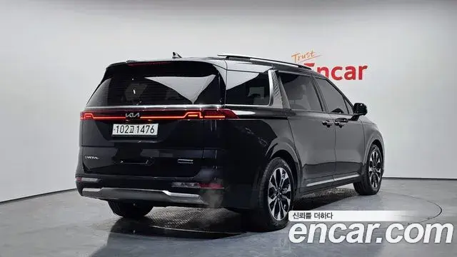 Kia Carnival 2023 — Фото 2/20