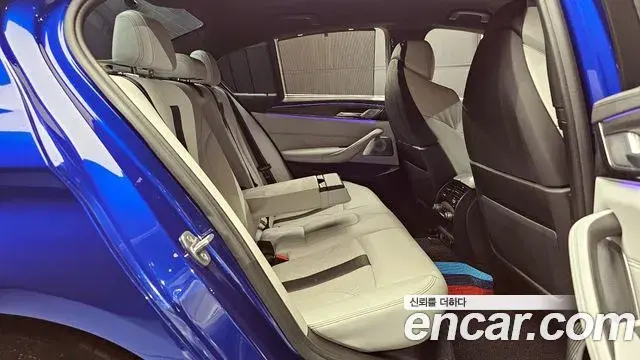BMW M5 2018 — ფოტო 12/20