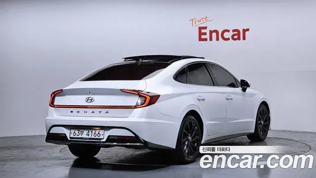 Hyundai Sonata Hybrid 2019 — Photo 17/20