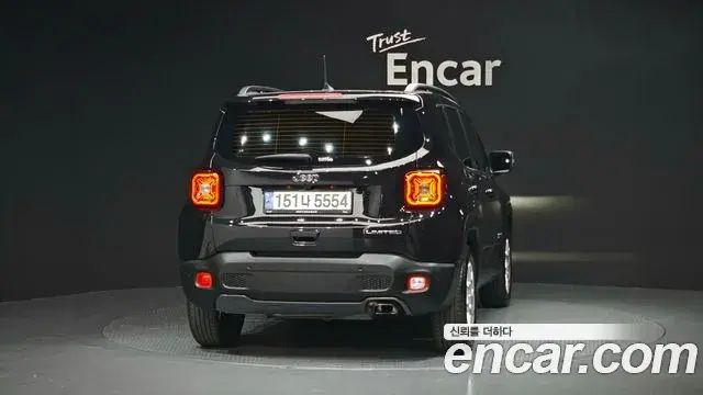 Jeep Renegade 2021 — ფოტო 19/20