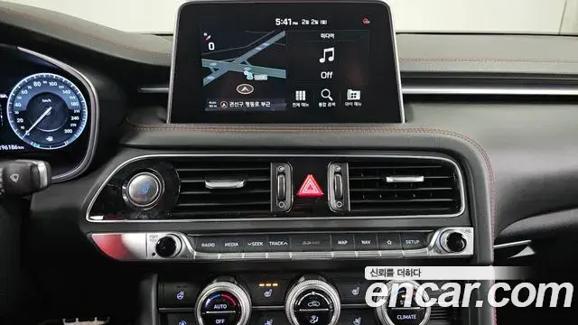 Genesis G70 2019 — Şəkil 1/20