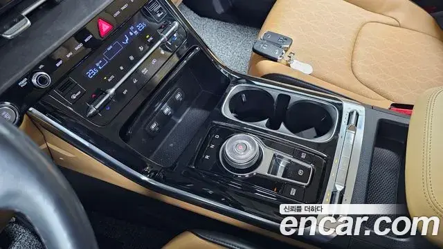 Kia Carnival 2021 — Şəkil 15/20