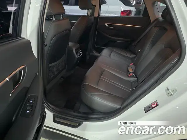 Hyundai Sonata Hybrid 2020 — Şəkil 18/19