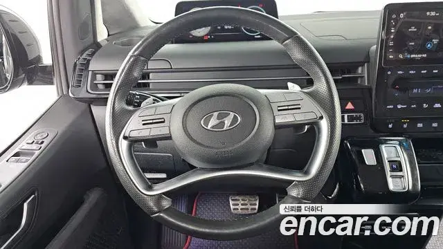 Hyundai Staria 2023 — ფოტო 6/20