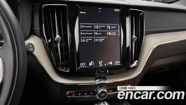 Volvo XC60 2019 — Фото 14/20