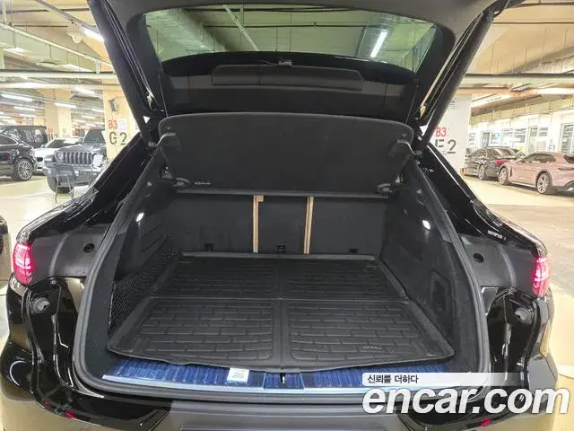 Porsche Cayenne 2021 — ფოტო 17/20