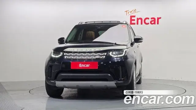 Land Rover Discovery 5 2018 — ფოტო 2/20