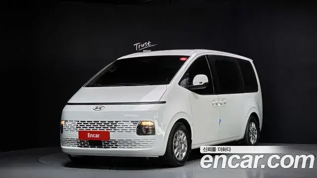 Hyundai Staria 2021 — Фото 1/20