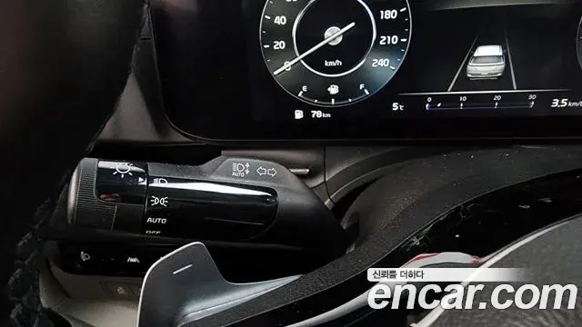 Kia Carnival 2021 — Photo 17/20
