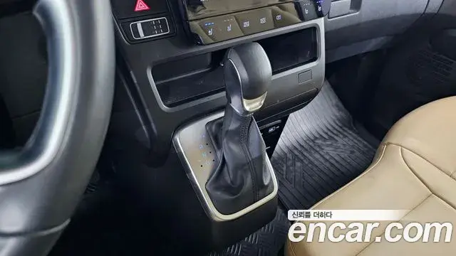 Hyundai Staria 2023 — Şəkil 10/20