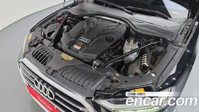 Audi A8 2019 — Şəkil 13/20