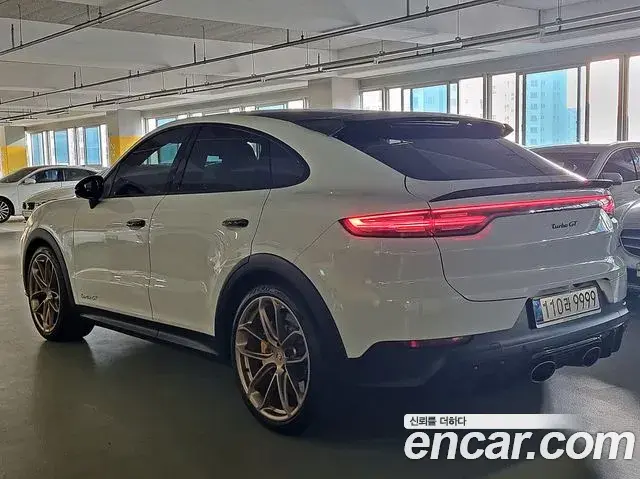 Porsche Cayenne 2023 — Photo 1/20