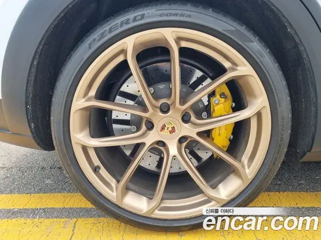 Porsche Cayenne 2023 — Photo 14/20