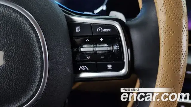 Kia Carnival 2023 — Фото 16/20