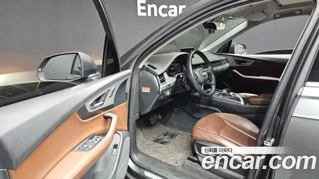 Audi Q7 2019 — Photo 20/20