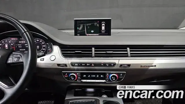 Audi Q7 2019 — Photo 6/20
