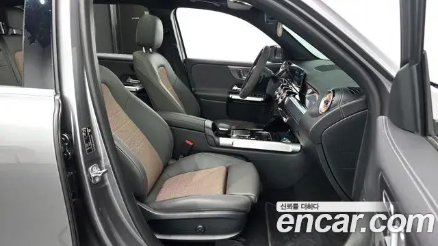 Mercedes-Benz EQB 2023 — ფოტო 15/20