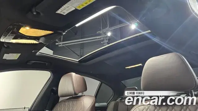 BMW 5 Series 2020 — Şəkil 8/20