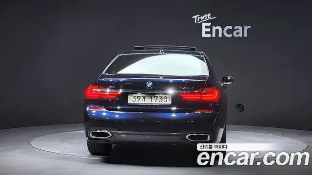 BMW 7 Series 2018 — Photo 3/19