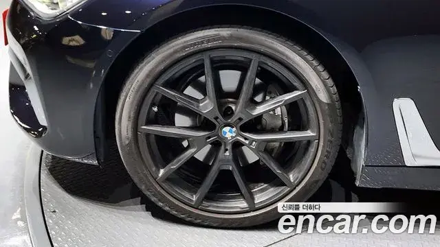 BMW 7 Series 2018 — Photo 4/19