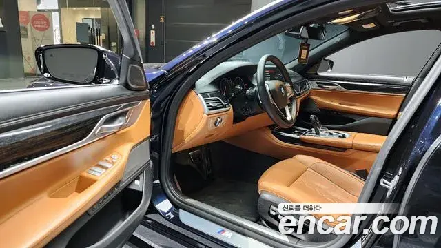 BMW 7 Series 2018 — Photo 10/19