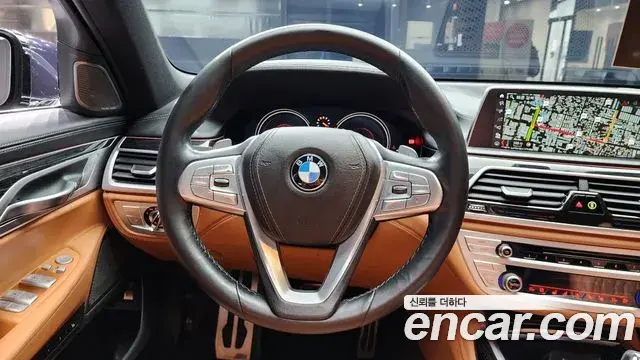 BMW 7 Series 2018 — Photo 13/19