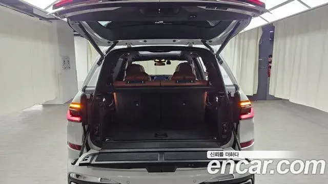 BMW X7 2024 — ფოტო 13/20