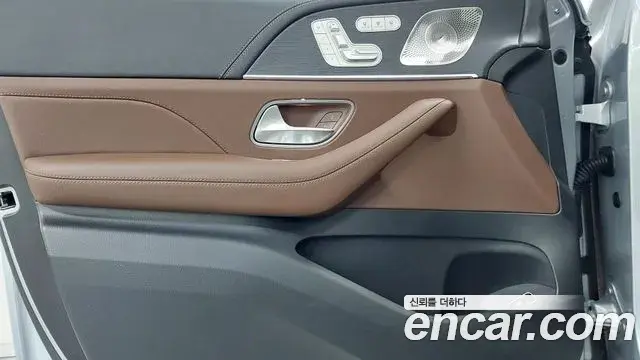 Mercedes-Benz GLE-Class 2025 — Photo 3/20