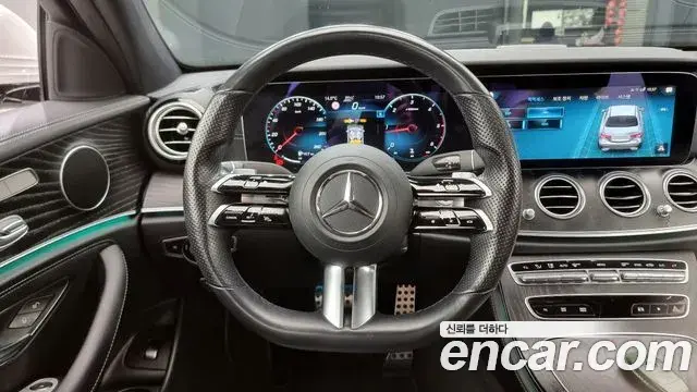 Mercedes-Benz E-Class 2021 — Фото 13/20