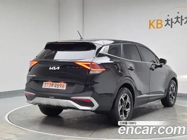 Kia Sportage 2021 — ფოტო 11/18