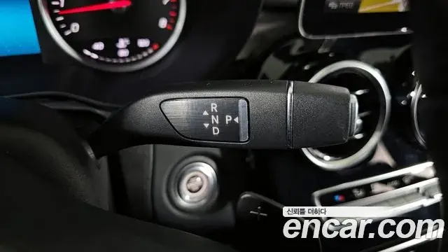 Mercedes-Benz C-Class 2019 — Şəkil 14/20