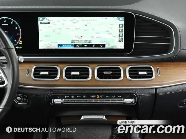 Mercedes-Benz GLE-Class 2021 — ფოტო 15/20
