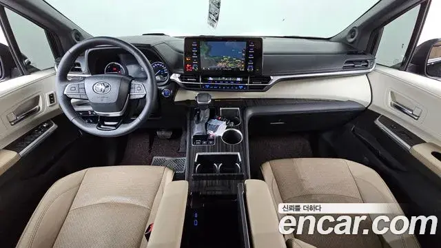 Toyota Sienna 2023 — Photo 17/20