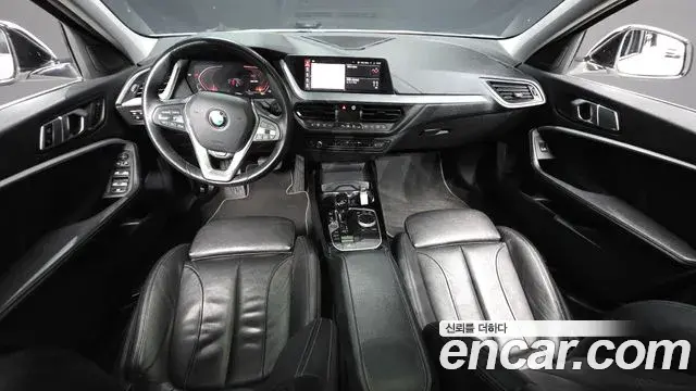 BMW 1 Series 2021 — Photo 16/20