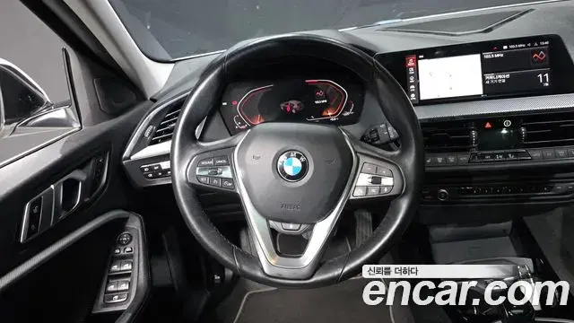 BMW 1 Series 2021 — Photo 12/20