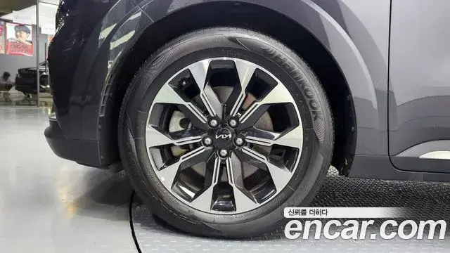 Kia Carnival 2022 — Фото 5/20