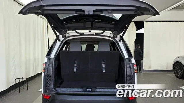 Land Rover Discovery 5 2019 — ფოტო 13/20