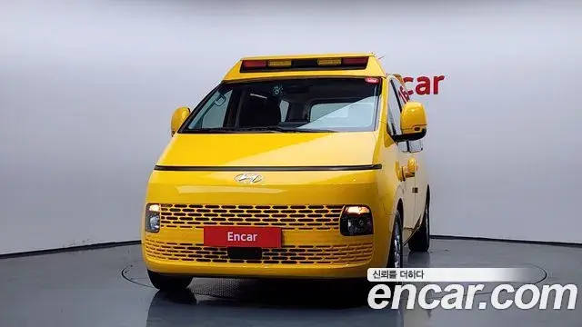 Hyundai Staria 2022 — Photo 3/20