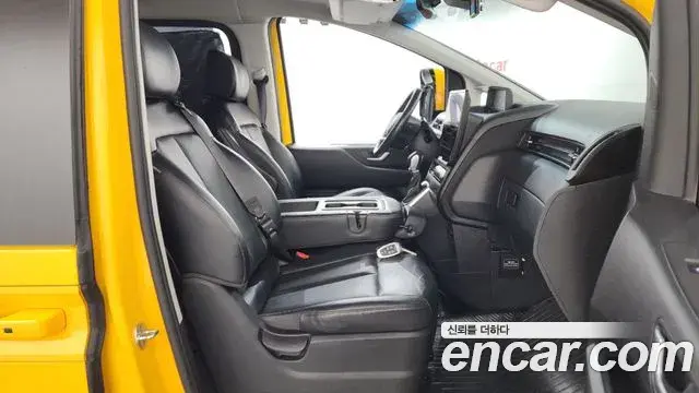 Hyundai Staria 2022 — Photo 11/20