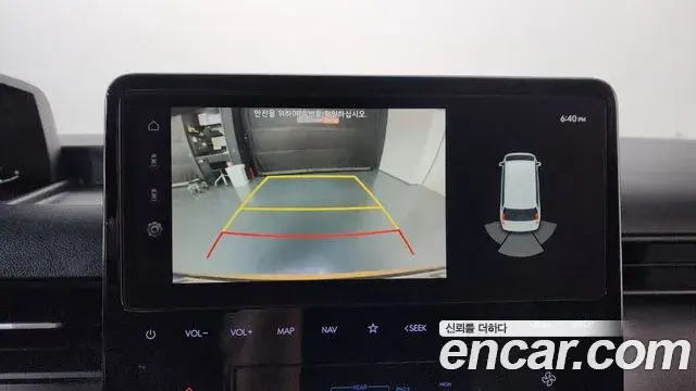 Hyundai Staria 2022 — Photo 15/20