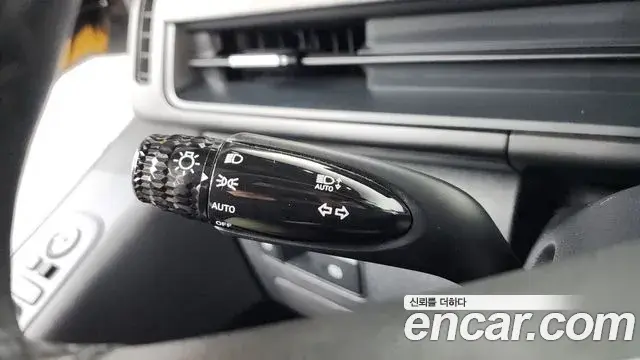 Hyundai Staria 2022 — Photo 17/20