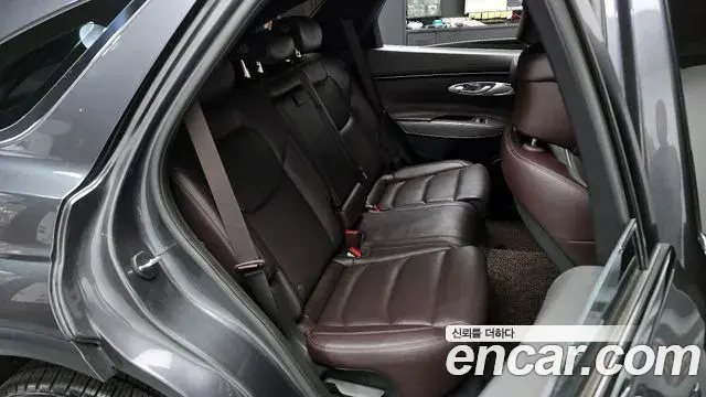 Genesis GV70 2021 — ფოტო 15/20