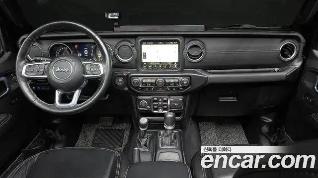 Jeep Wrangler 2021 — ფოტო 19/20