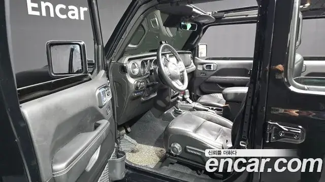 Jeep Wrangler 2021 — ფოტო 10/20